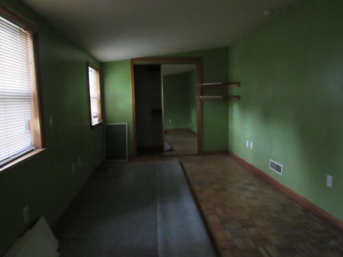 2 Summer St, Salem NH  03079-2552 exterior