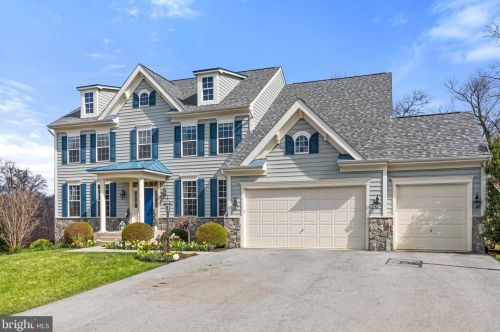 15 Lackawanna Ln, Falling Waters, WV 25419-9402
