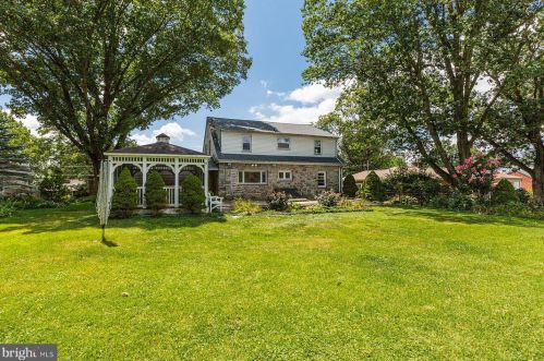 2037 Stone Mill Rd, Lancaster PA  17603-6053 exterior