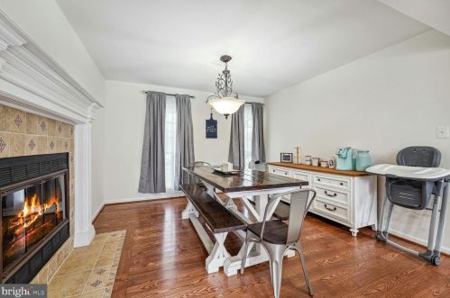 13226 Nickleson Dr, Woodbridge VA  22193-4123 exterior