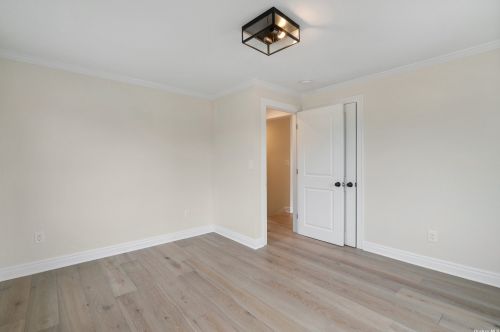 3 Baylis Pl, Lynbrook NY  11563-4203 exterior