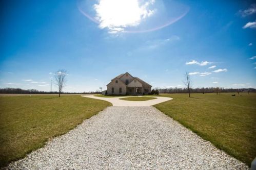 2299 Zuber Rd, Orient, OH 43146-9403