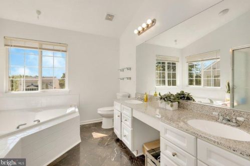 117 Alpine Dr, Leesburg VA  20175-6126 exterior