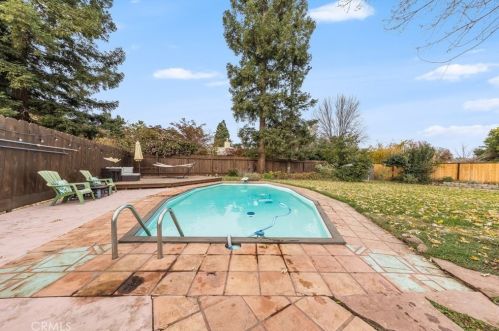 618 12th Ave, Chico CA  95926-2136 exterior