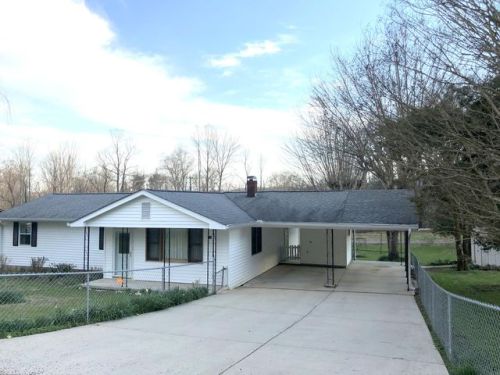 215 Loop Rd, Caryville, TN 37714-4011