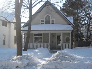 1914 Pierce St, Minneapolis, MN 55418-4614