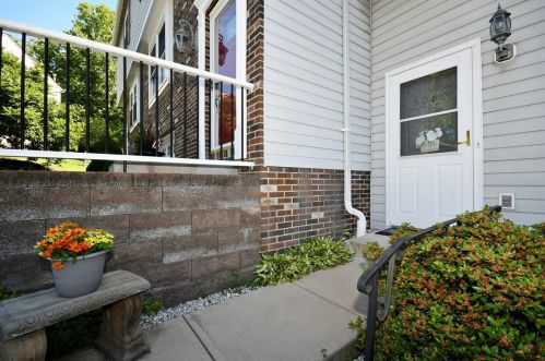 5085 Empire Dr, Bridgeville, PA 15017-1549