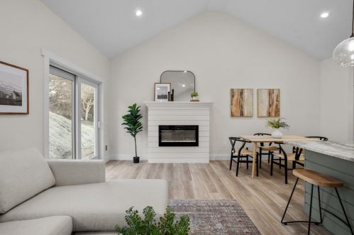 513 5th Ave, Bridgeville PA  15017-1337 exterior