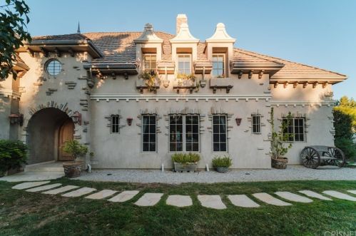 6144 Colodny Dr, Calabasas, CA 91301-1846