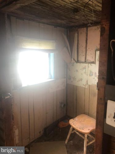 1027 Yates Ave, Boothwyn, PA 19061-4636