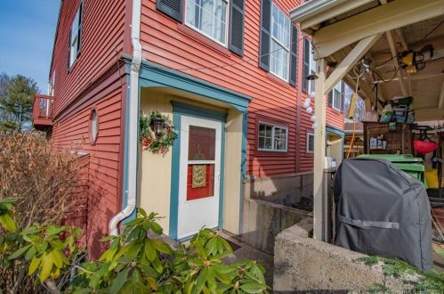 74 Rising Trail Dr, Middletown, CT 06457-1671