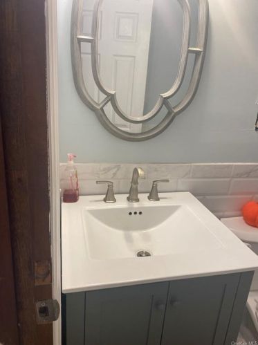 21 Grandview Dr, Mahopac NY  10541-4114 exterior