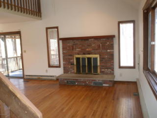 206 Mayfield Ct, East Stroudsburg PA  18301 exterior