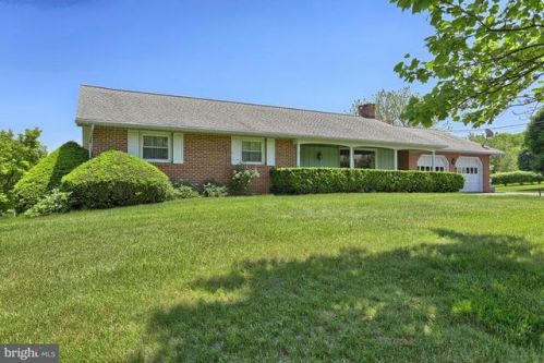 13 Allendale Rd, Shoemakersville, PA 19555-9518
