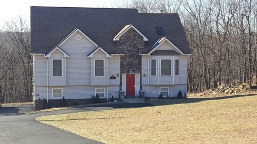 2819 Vista Dr, Blakeslee, PA 18610-2434