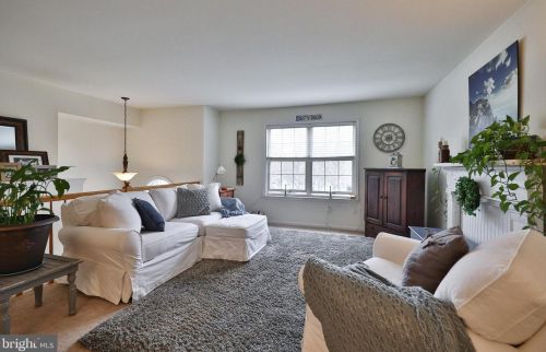 201 Carol Ct, Lansdale PA 19446-1576 exterior