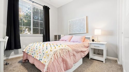 3189 Rogue River Dr, Chico CA  95973-8295 exterior