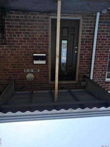 112-34 159th St, Jamaica, NY 11433-1135