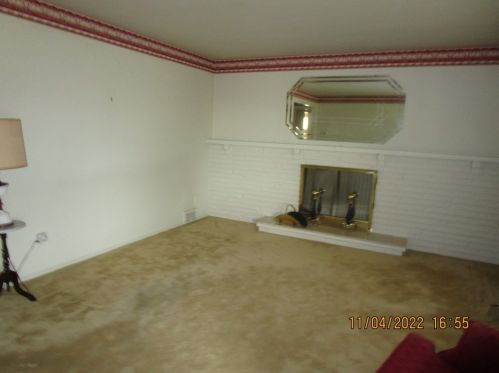 185 Woodhall Dr, Pittsburgh, PA 15236-2924