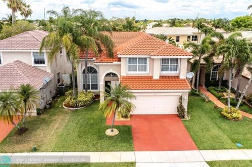 18103 20th St, Hollywood, FL 33029-5211
