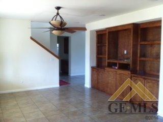 9404 Coney Island Dr, Bakersfield, CA 93311-9017