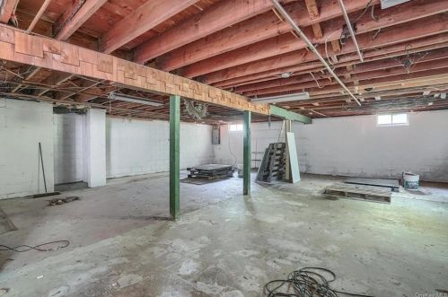 3 Alvin Ct, Poughkeepsie NY  12603-6126 exterior