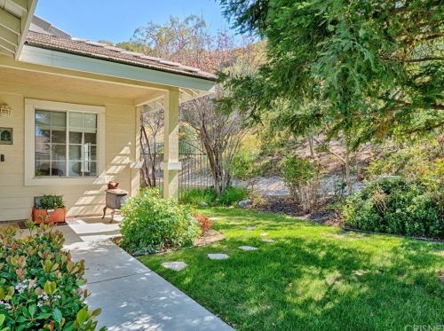 25801 Webster Pl, Santa Clarita, CA 91381-1283