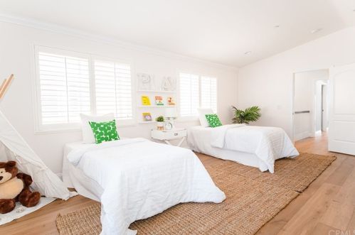 1814 Stanford Ave, Redondo Beach CA  90278-2744 exterior