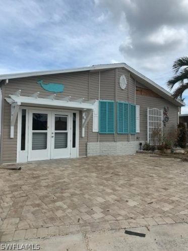 17611 Stevens Blvd, Fort Myers Beach, FL 33931-7158