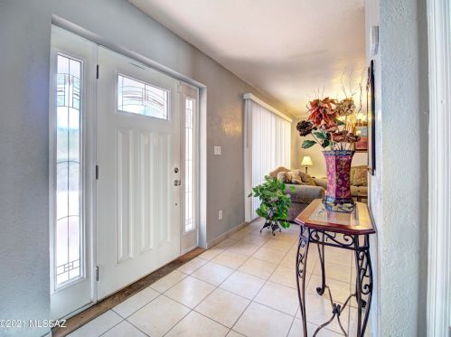 1112 Cimarron St, Nogales, AZ 85621-1708
