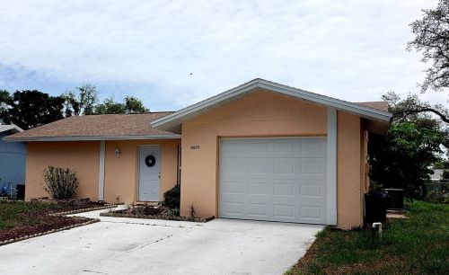 8025 Las Cruces Ct, Port Richey, FL 34668-2724