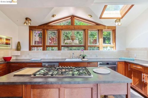 66 Panoramic Way, Berkeley CA 94704-2540 exterior