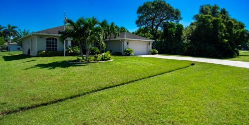 1633 Mansfield St, Fort Pierce, FL 34952-6545