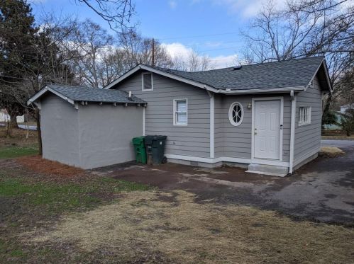 842 Third St, Stone Mountain, GA 30083-3732