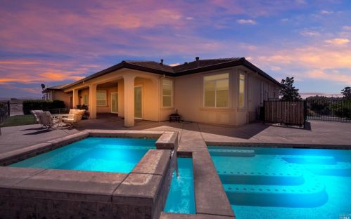 3959 Skyhawk Ln, Vacaville CA  95688-9516 exterior