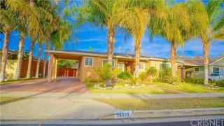 19515 Calvert St, Los Angeles CA  91335-6532 exterior