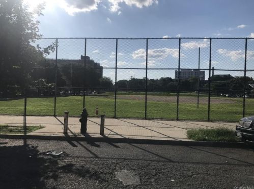 2140 Hughes Ave, Bronx, NY 10457-1610