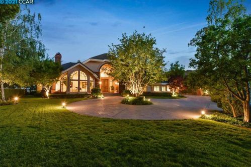 941 Eagle Ridge Dr, Danville, CA 94506-5870