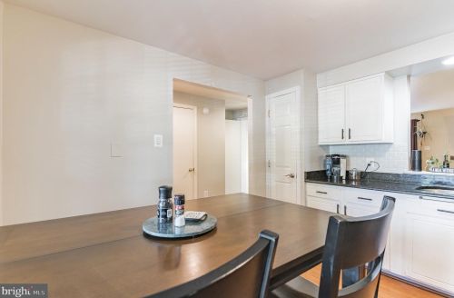 1914 Pohick Creek Ct, Woodbridge VA  22192-2454 exterior