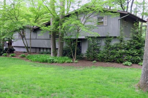 478 Conklintown Rd, Skyline Lakes, NJ 07456-2604