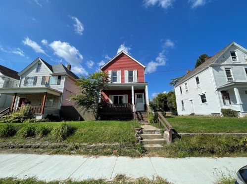 1249 Leishman Ave, New Kensington PA  15068-5650 exterior