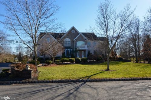 4 Millennium Dr, Columbus NJ  08022-2250 exterior