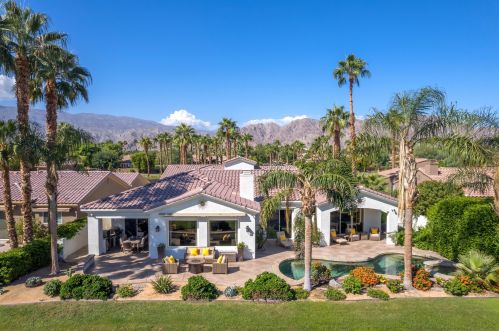 56430 Muirfield Vlg, La Quinta CA  92253-7648 exterior