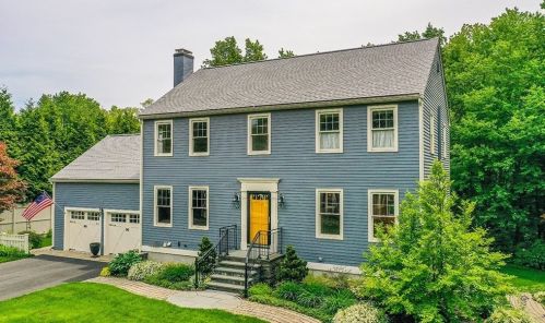 22 Meadows Rd, Medfield, MA 02052-2319