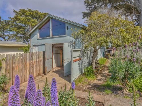 1046 Balboa Ave, Del Monte Park CA  93950-2102 exterior