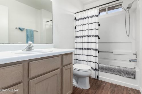 8845 Apple Tree Dr, Tucson AZ  85730-4660 exterior