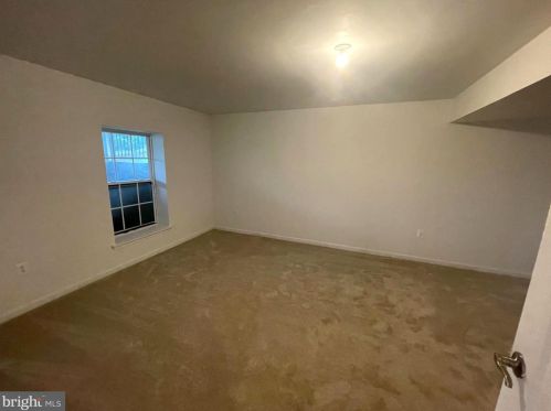 7 Ivy Spring Ln, Fredericksburg VA  22406-8205 exterior