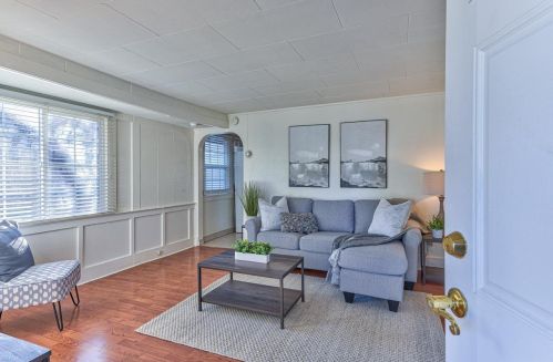 67 Hawkins St, Hollister CA  95023-4901 exterior