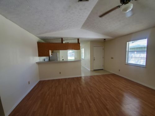 1350 20th Ave, Vero Beach FL  32962-6159 exterior