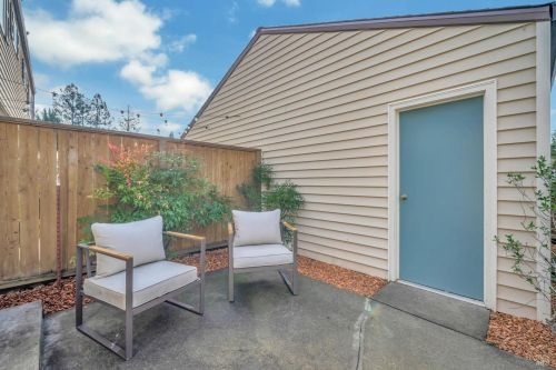 1642 Yardley St, Santa Rosa CA 95403-2390 exterior